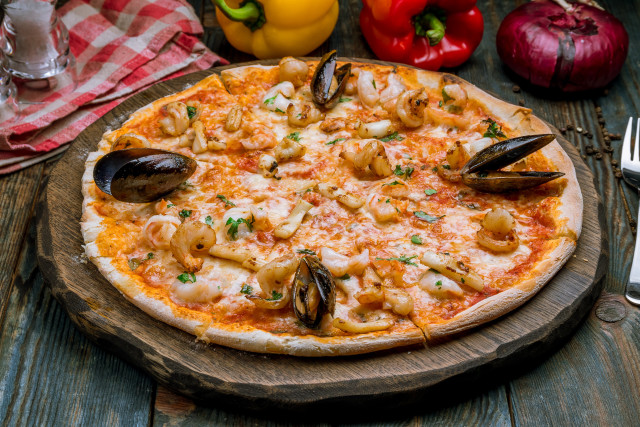 Pizza clams woodenboard table food free wallpaper for desktop - medium preview image