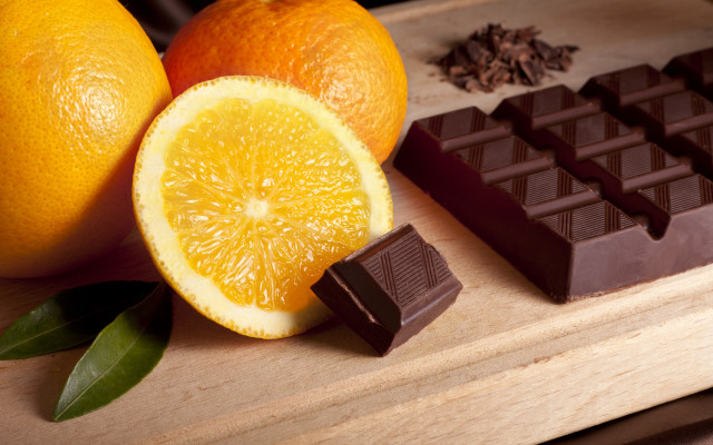 Chocolate orange stilllife leaves fruit free wallpaper for desktop - medium preview image
