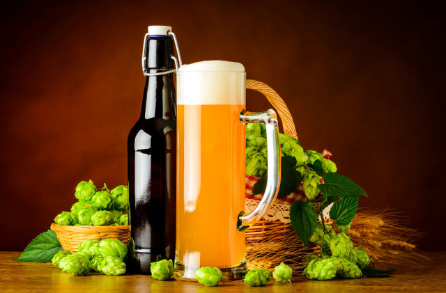 Beer bottle glass hops basket free wallpaper for desktop - medium preview image