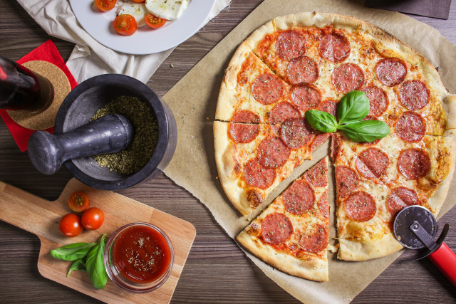 Pepperoni pizza slice missing table free wallpaper for desktop - medium preview image