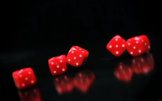 Dices table reflection blurry heart free wallpaper for desktop - medium preview image