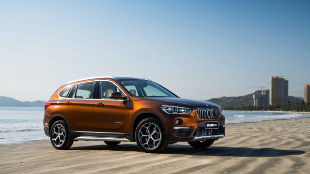 Brown bmw suv beach ocean free wallpaper for desktop - medium preview image