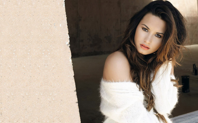 Woman long hair serious look #8 free wallpaper for desktop - medium preview image