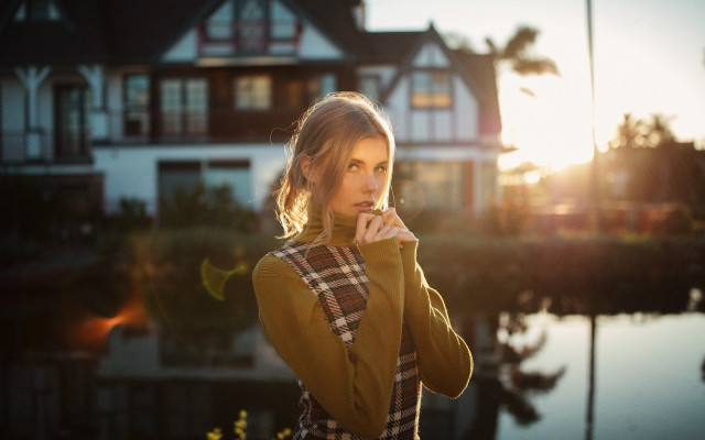 Woman house lake autumn bokeh free wallpaper for desktop - medium preview image