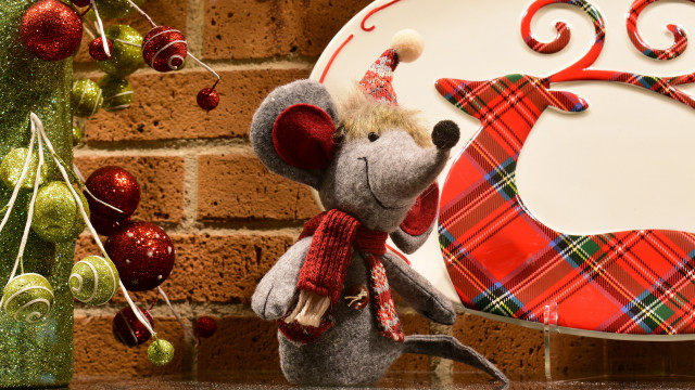 Stuffed mouse christmas plaid ornaments free wallpaper for desktop - medium preview image
