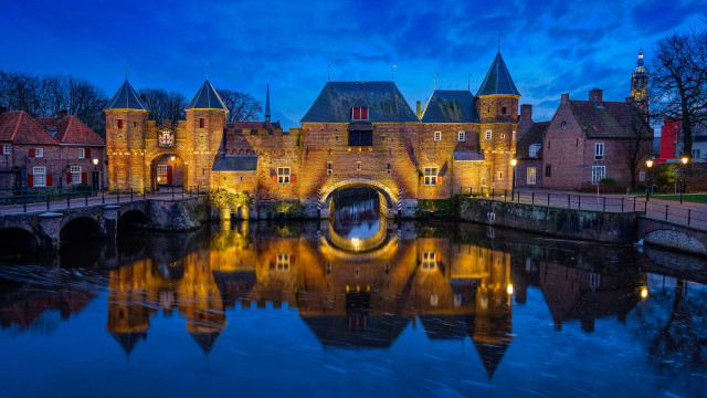 Castle bridge reflection night blue free wallpaper for desktop - medium preview image