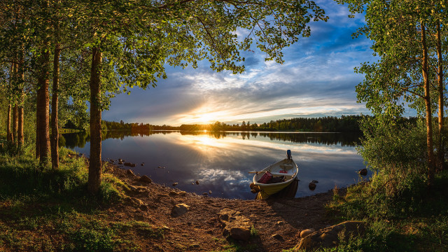 Lake sunset boat reflection landscape free wallpaper for desktop - medium preview image