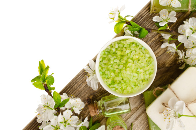 Green beans cutting board flowers free wallpaper for desktop - medium preview image