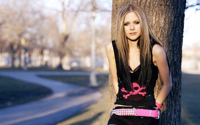 Gothic blonde woman pink belt free wallpaper for desktop - medium preview image