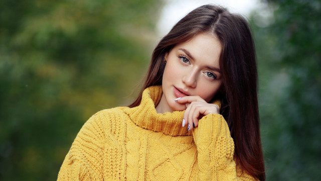 Yellow sweater portrait eszter mattioni free wallpaper for desktop - medium preview image