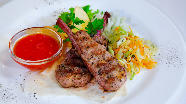 Plate meat salad ketchup sauce free wallpaper for desktop - medium preview image