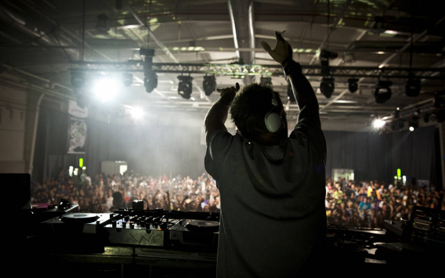 Dj large room people lights free wallpaper for desktop - medium preview image