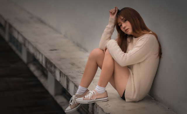 Woman sitting portrait bandages shoes free wallpaper for desktop - medium preview image