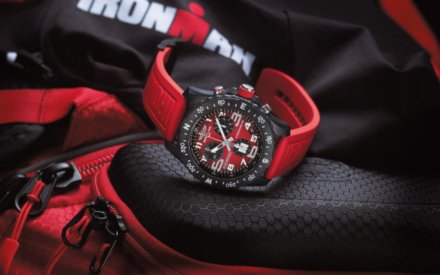 Watch red bag backpack black free wallpaper for desktop - medium preview image