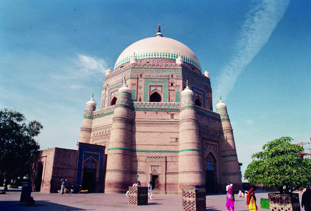 Large building dome sky clouds #3 free wallpaper for desktop - medium preview image