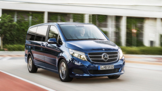 Blue mercedes benz tilt shift free wallpaper for desktop - medium preview image