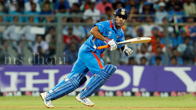 Man blue uniform playing cricket #3 free wallpaper for desktop - medium preview image