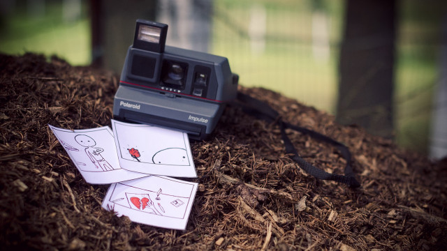 Polaroid camera wood chips paper free wallpaper for desktop - medium preview image