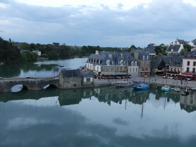 River bridge boats buildings water free wallpaper for desktop - medium preview image