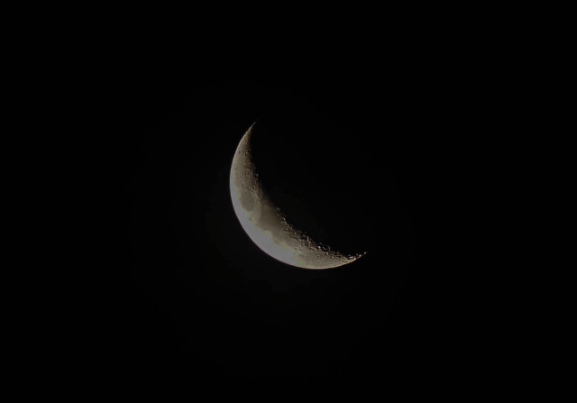 Crescent moon dark sky white free wallpaper for desktop - medium preview image
