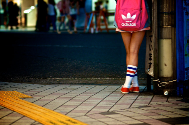 Woman pink adidas bag pole free wallpaper for desktop - medium preview image