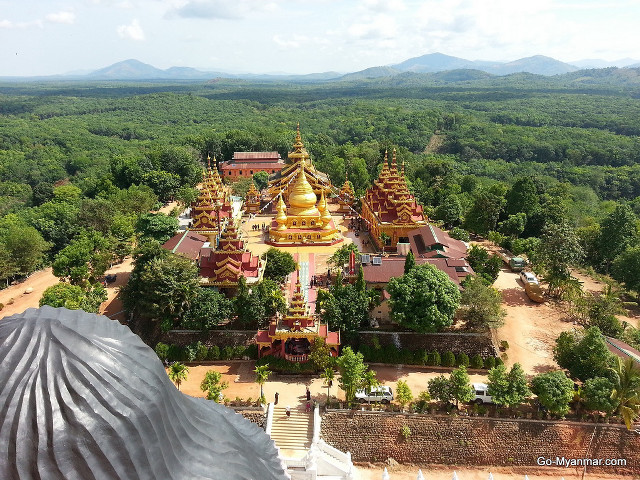 Large building gold domes surrounded free wallpaper for desktop - medium preview image