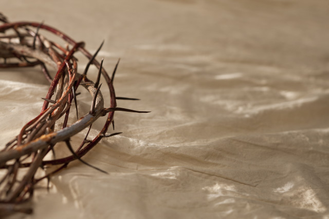 Crown of thorns paper cloth free wallpaper for desktop - medium preview image