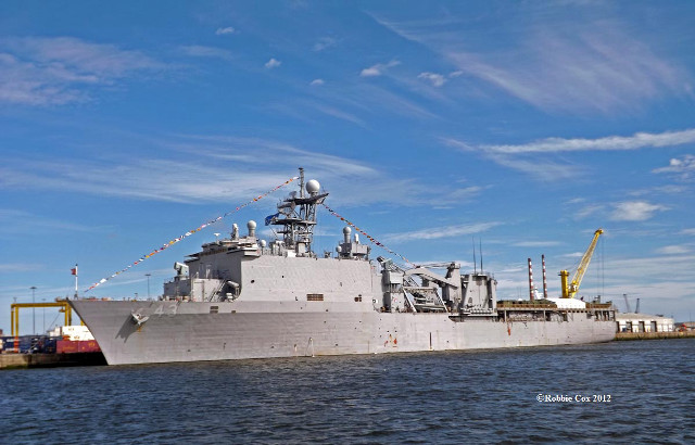 Large gray ship water cranes free wallpaper for desktop - medium preview image