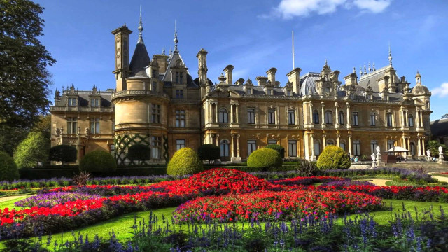 Large building garden blue sky free wallpaper for desktop - medium preview image