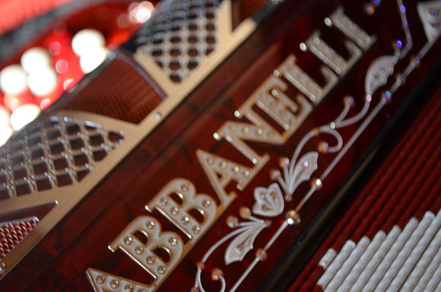 Red white sign baroque pastel free wallpaper for desktop - medium preview image