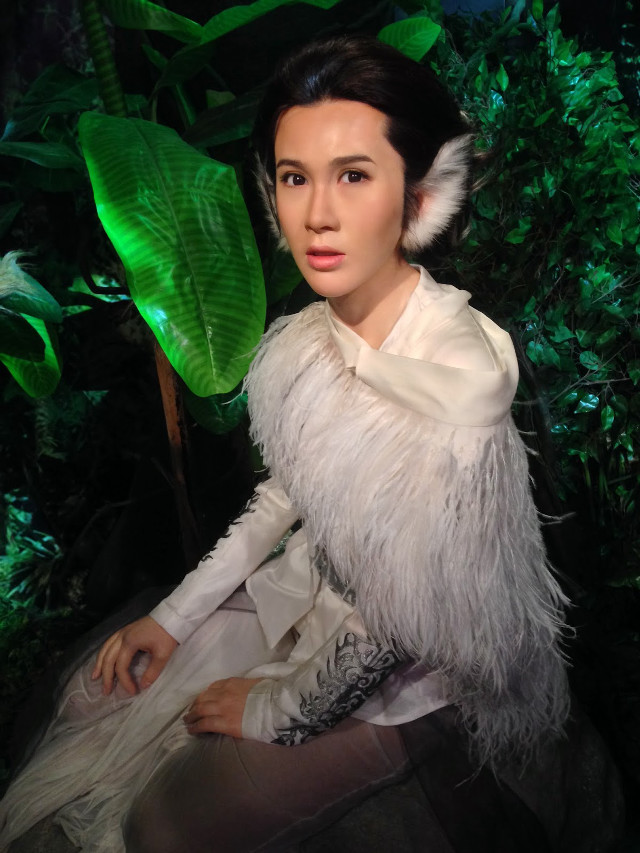 Woman white dress sitting green free wallpaper for mobile - medium preview image