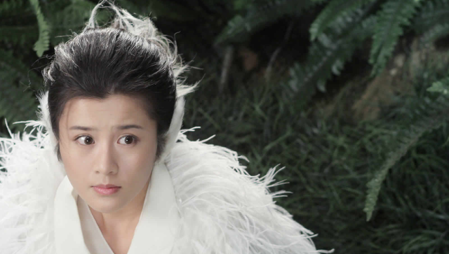 Woman white coat feathered shawl free wallpaper for desktop - medium preview image