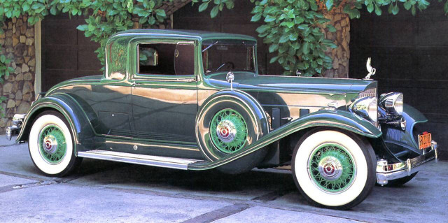 Old model car garage tree free wallpaper for desktop - medium preview image