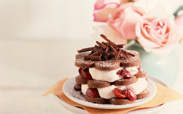 Desserts stack plate flowers background free wallpaper for desktop - medium preview image