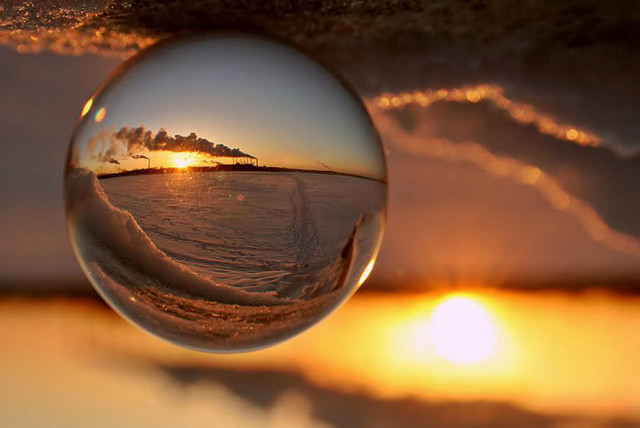 Sunset reflection water droplet beach free wallpaper for desktop - medium preview image