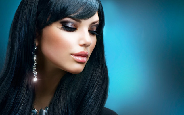 Woman long black hair necklace free wallpaper for desktop - medium preview image