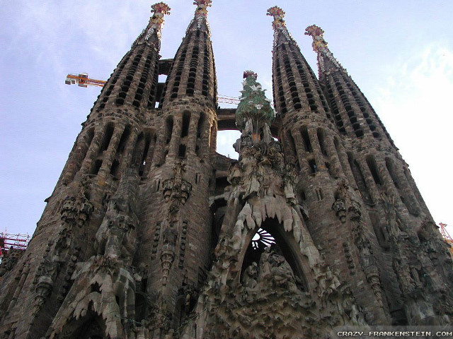 Tall building clock sky background #4 free wallpaper for desktop - medium preview image