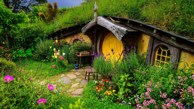 Hobbit house garden table chairs free wallpaper for desktop - medium preview image