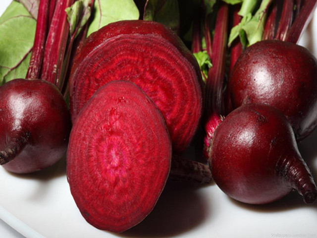 Beets greens table knife fork free wallpaper for desktop - medium preview image