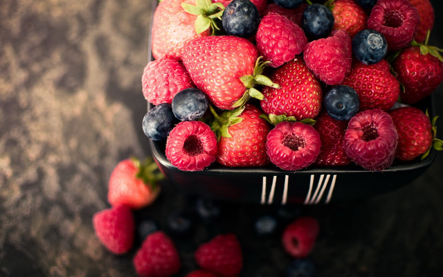 Bowl strawberries blueberries table fork free wallpaper for desktop - medium preview image