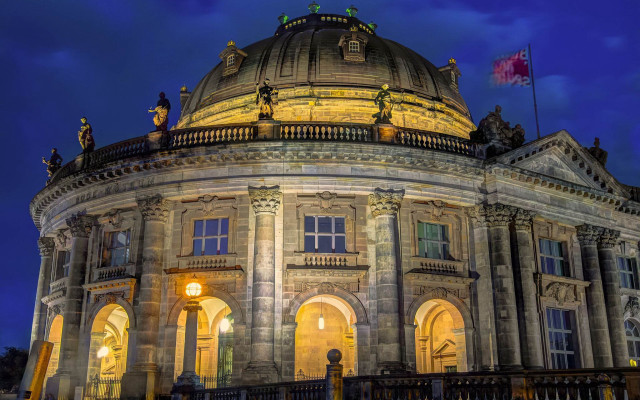 Large building dome clock night free wallpaper for desktop - medium preview image