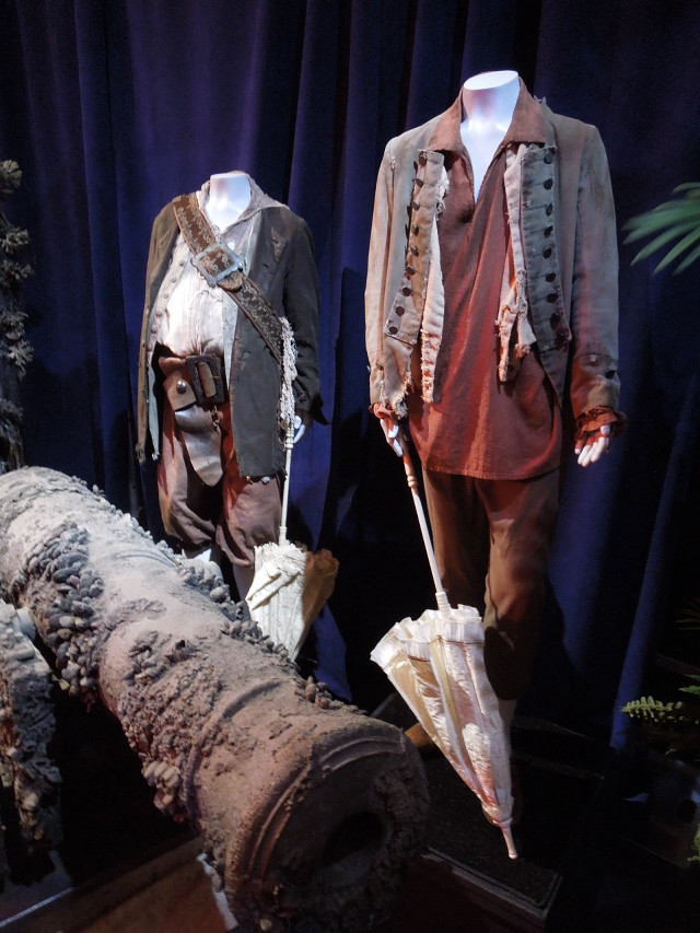 Pirate costume cannon wooden barrel free wallpaper for mobile - medium preview image