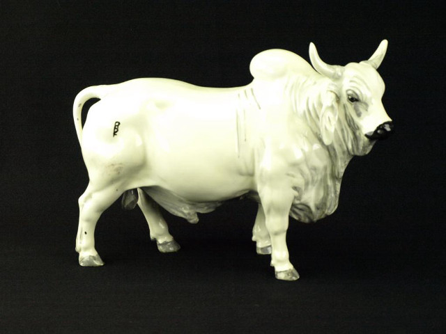 White cow statue black background free wallpaper for desktop - medium preview image