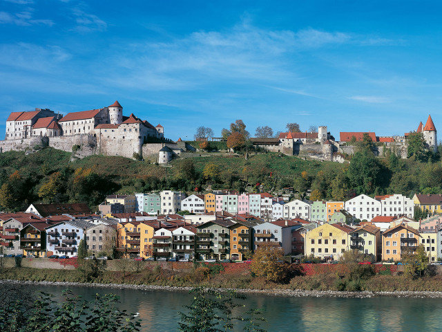 Heidelberg river castle hill panorama free wallpaper for desktop - medium preview image