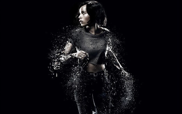 Woman black top jeans water free wallpaper for desktop - medium preview image