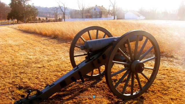 Cannon grass field house background free wallpaper for desktop - medium preview image