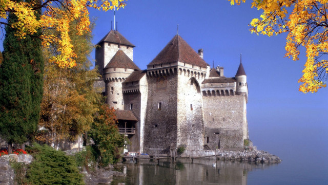 Castle lake trees yellow leaves free wallpaper for desktop - medium preview image