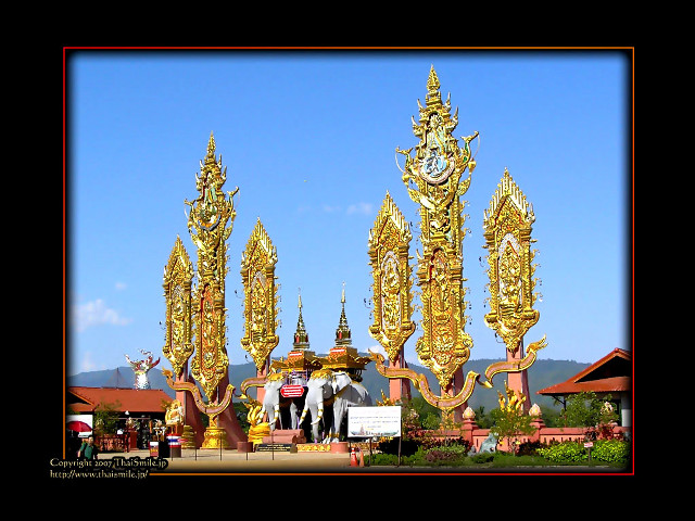 Golden statues building clock blue free wallpaper for desktop - medium preview image