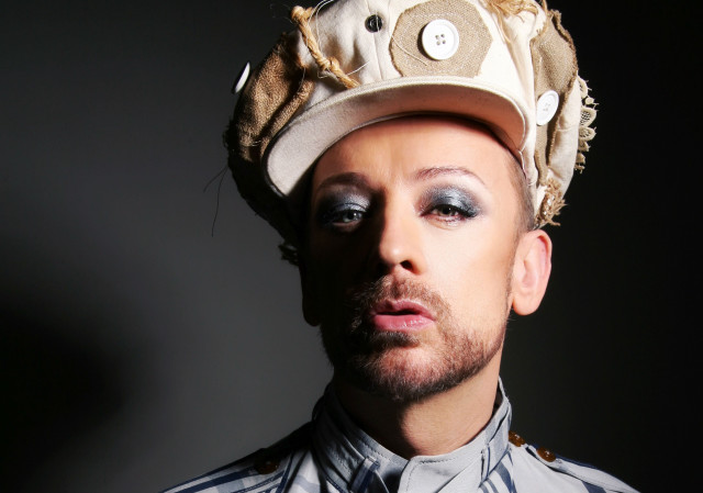 Man hat tie button shirt free wallpaper for desktop - medium preview image