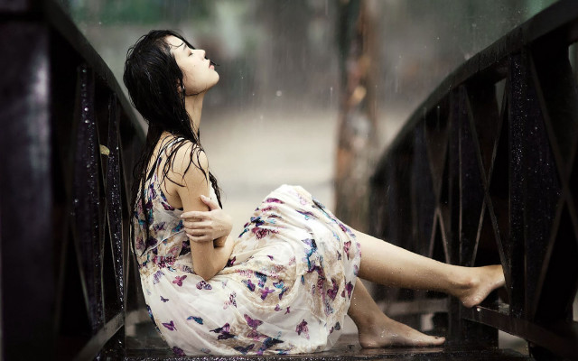 Woman bridge rain relaxing blackhair free wallpaper for desktop - medium preview image